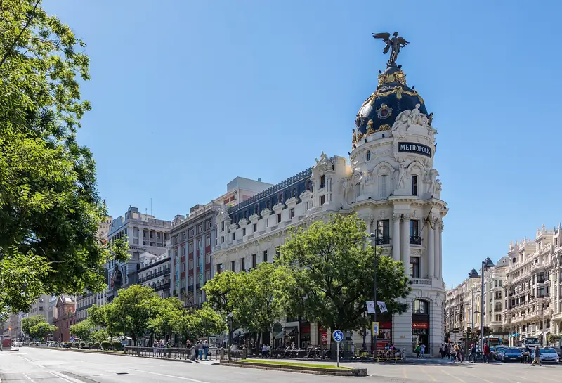 The Metrópolis building on Calle de Alcalá